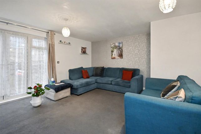 463, Lyveden Way, Corby photo 2