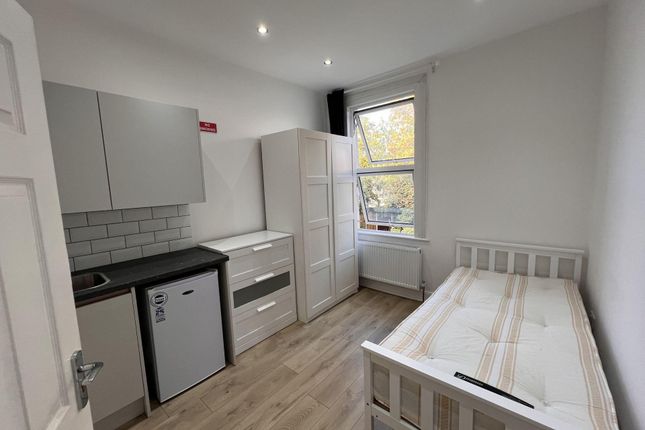 Thumbnail Room to rent in Hulse Avenue, Barking