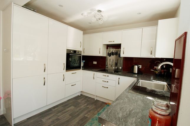 6, Primrose Valley Road, Filey photo 3