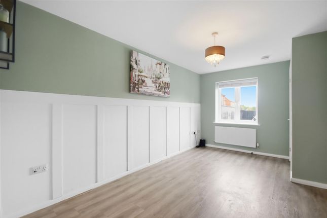21 Caulfield Close, Chesterfield photo 2