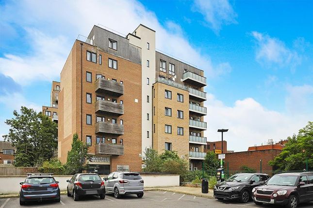 Thumbnail Flat to rent in High Street, Hounslow