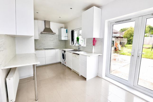 32, Court Road, Orpington photo 4
