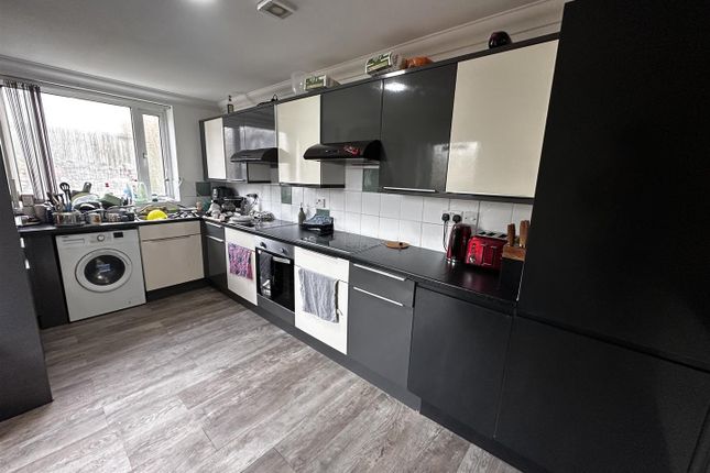 26, Mackintosh Place, Cardiff photo 3