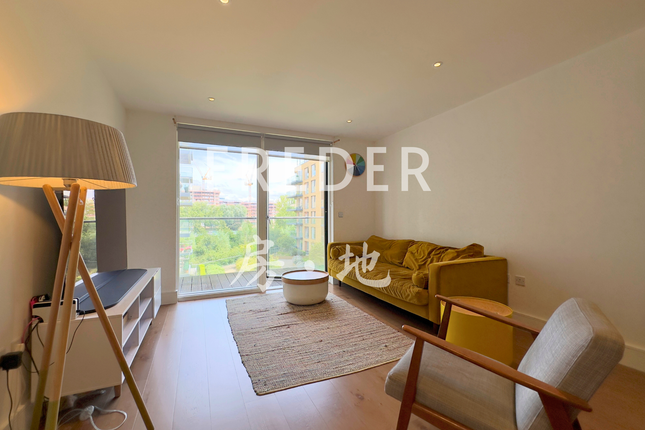 Flat 143, Wallace Court, Greenwich, London photo 3