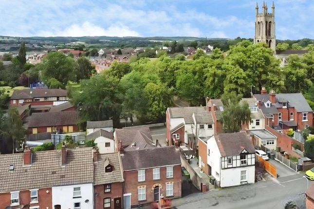 18, Leswell Lane, Kidderminster photo 2