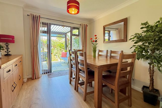 8, Grays Close, Gosport photo 4