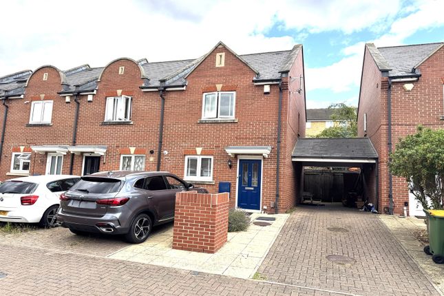 3-bed house on 17 Barge House Road, Newham, London, £2,250/mo
