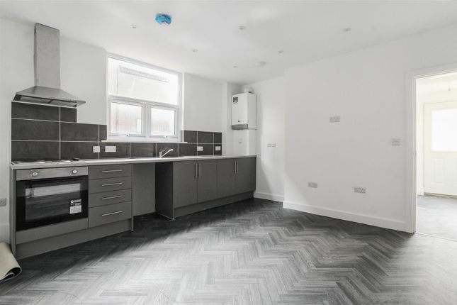 Flat 1, 26, Forest Road West, Nottingham photo 5