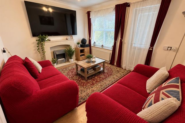 14, Middlemore, Northampton photo 4