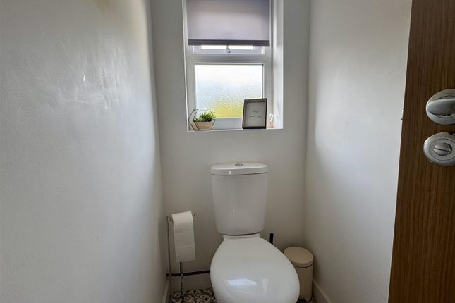 16, Russet Grove, Scarborough photo 2