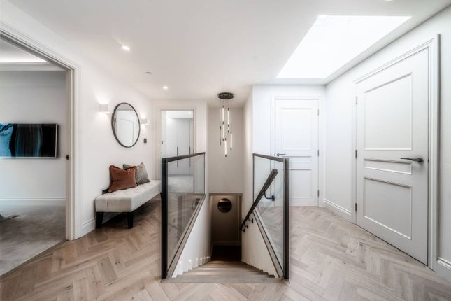 Flat for sale in The Luxley, Golders Green