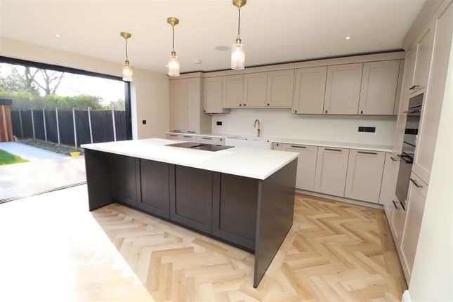 160, Furzehill Road, Borehamwood photo 4