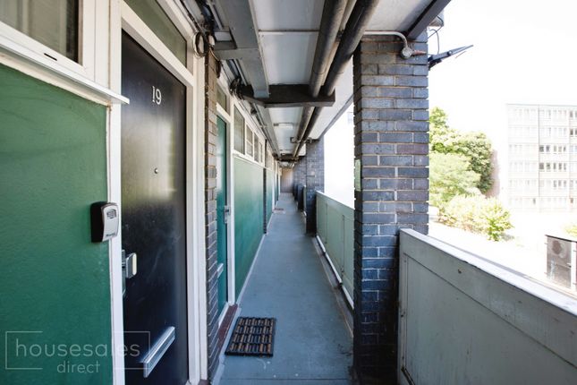 Flat 19, Mistral, London photo 3