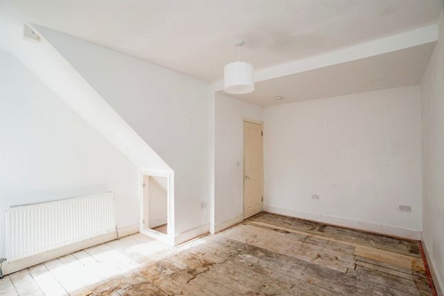 End terrace house for sale in Holywell Road, Watford