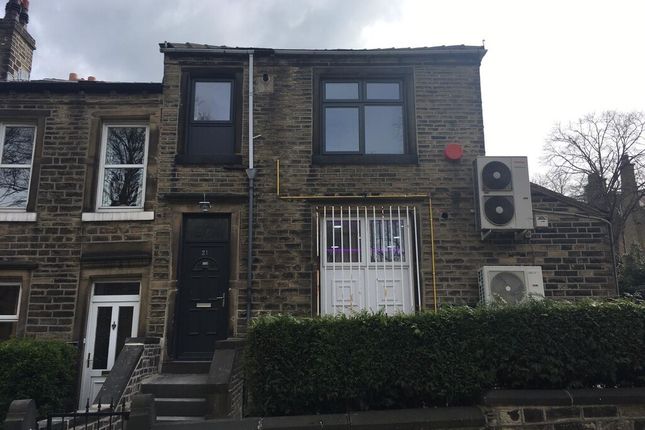 Thumbnail Flat to rent in 31 Linden Road, Birkby