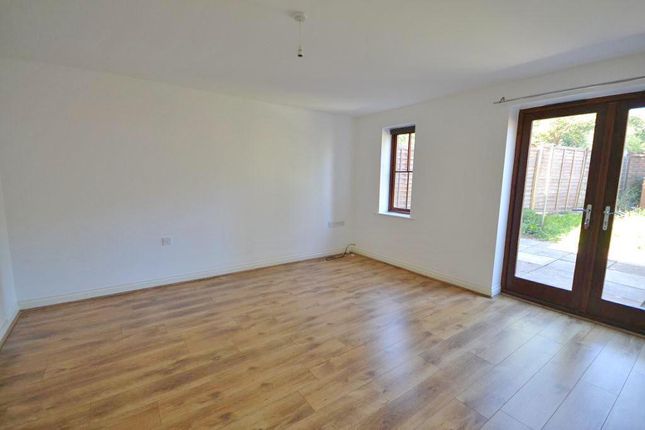 42, Babylon Grove, Milton Keynes photo 3