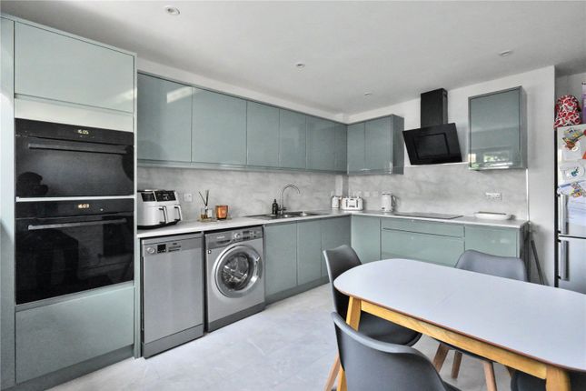 6, Cricklegate, West Yorkshire photo 3