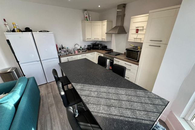 5, Edwin Road, Leeds photo 3