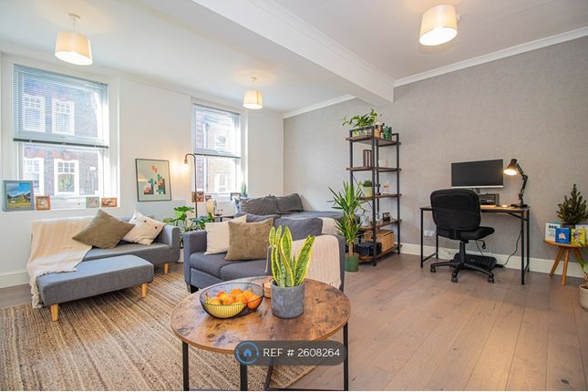 Bedroom / Lounge 1