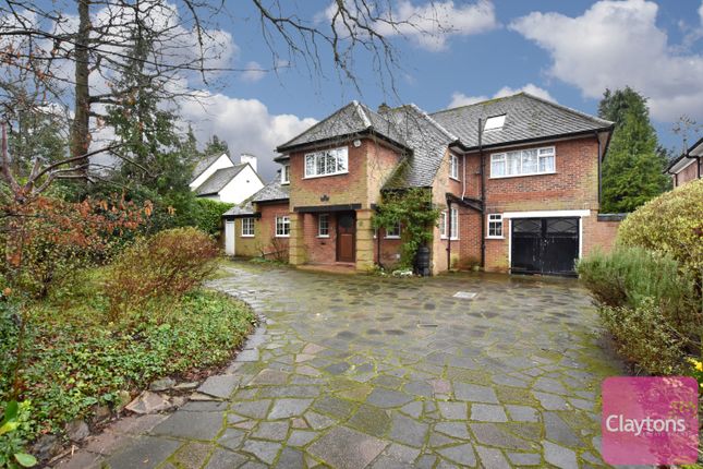 Thumbnail Detached house for sale in Hempstead Road, Watford