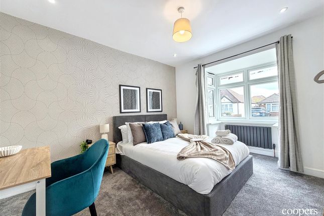 129, Linden Avenue, Ruislip photo 4