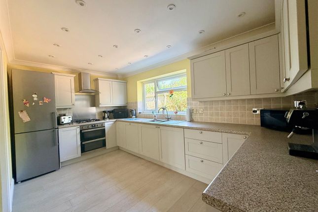 11, Newnham Close, Plymouth photo 3