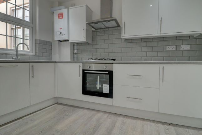 Flat 1, 86a,, Easton Street, Buckinghamshire photo 3