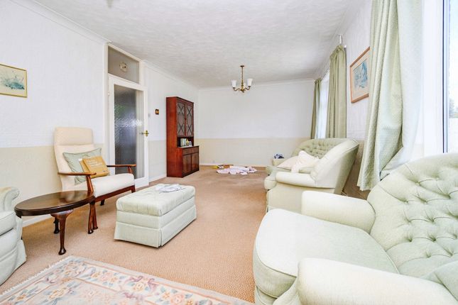 17, Abingdon Road, Bedfordshire photo 4