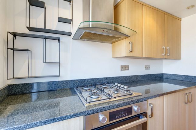 Flat 5, 39, Bulwer Street, London photo 4
