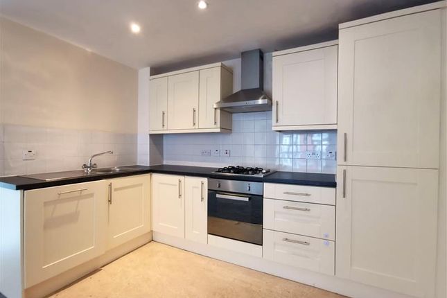 2 bed flat to rent in The Point, Cheapside, Birmingham B12