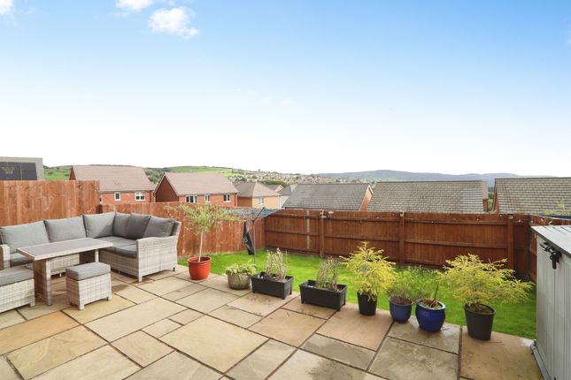 5, Cwrt Yr Hendre, Caerphilly photo 3