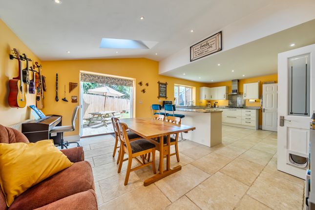 15 Pope Close, Taunton photo 4