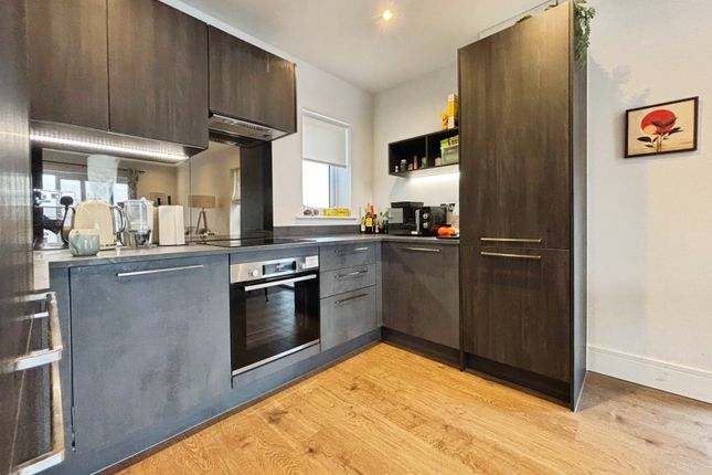 Flat 14, 18, Fairhaven Drive, Berkshire photo 4
