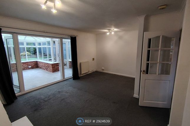 Aintree Close, Newbury, Newbury photo 4