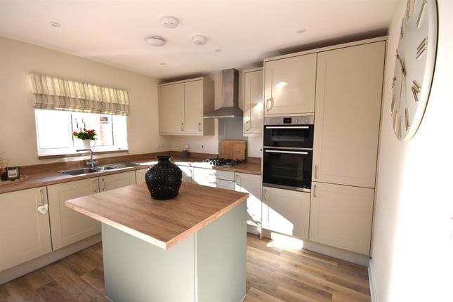 7, Alder Grove, Waterlooville photo 4