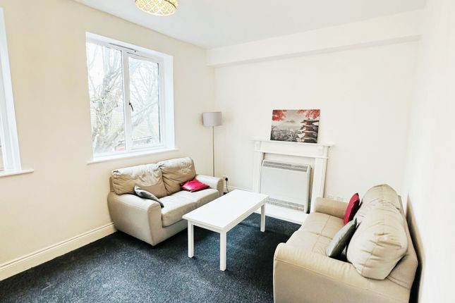 Thumbnail Flat to rent in Comer Crescent, Southall