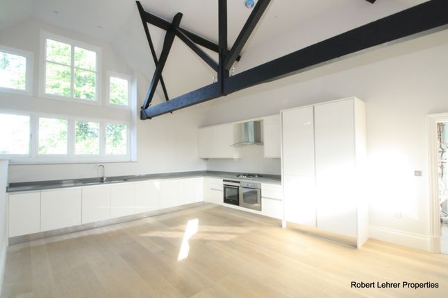 Flat to rent in Courtyard House, The Ridgeway, Mill Hill