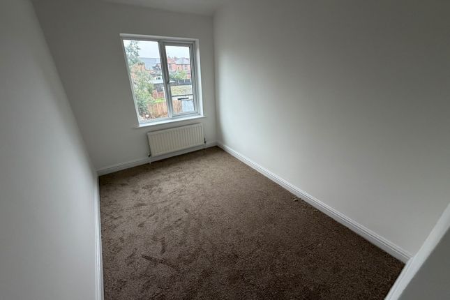 30, Manor Avenue, Nottingham photo 4