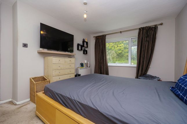 Flat for sale in Guildown Road, Guildford, Surrey