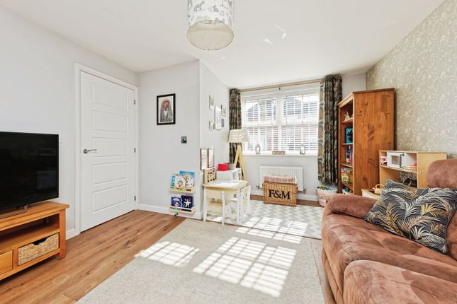 55, Central Boulevard, Canterbury photo 2