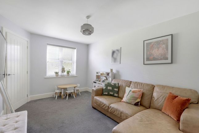 18 Windlass Way, Derby photo 2