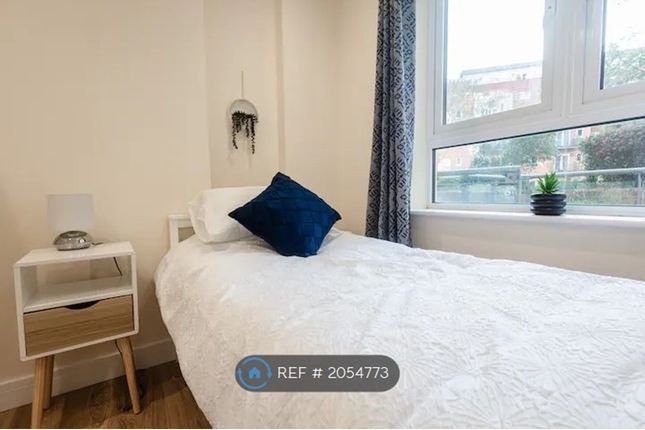 Flat to rent in Oceana Boulevard, Southampton