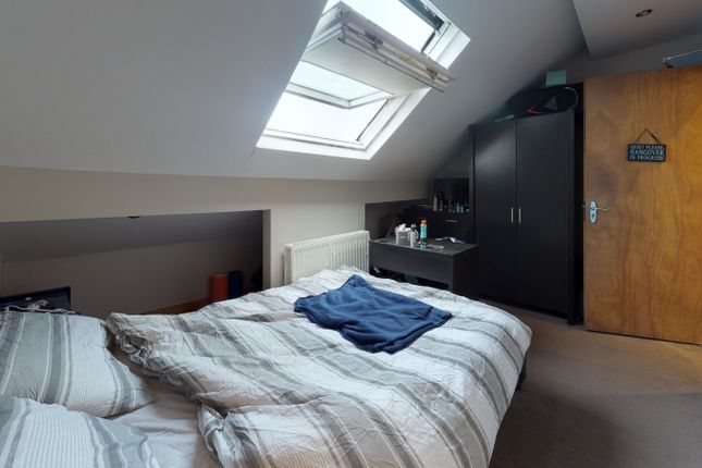 End terrace house to rent in North Lane, Headingley, Leeds