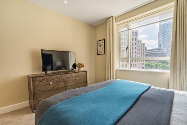 Flat to rent in Westferry Circus, Docklands