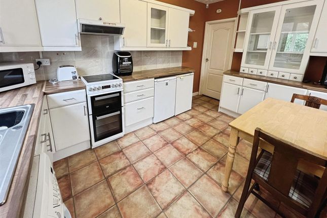 4, Maurice Drive, Leicester photo 3