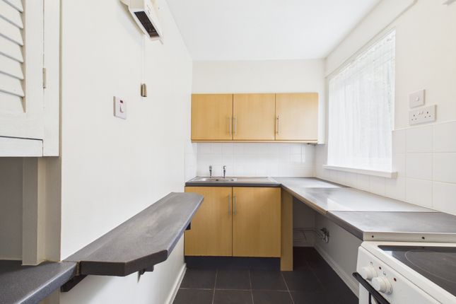 41, Galahad Close, Cardiff photo 4