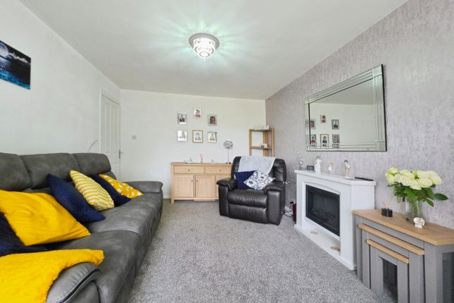 44, Birch Avenue, Knypersley photo 3