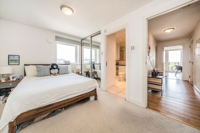 22, Holland Gardens, Brentford photo 4