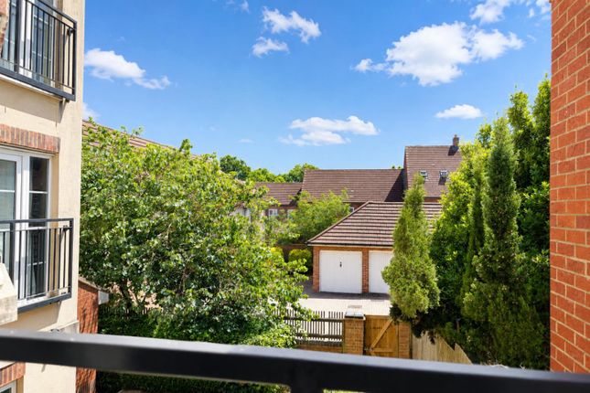 22, Sir John Fogge Avenue, Ashford photo 2