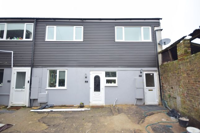 Thumbnail Flat to rent in Dover Road, Walmer, Deal